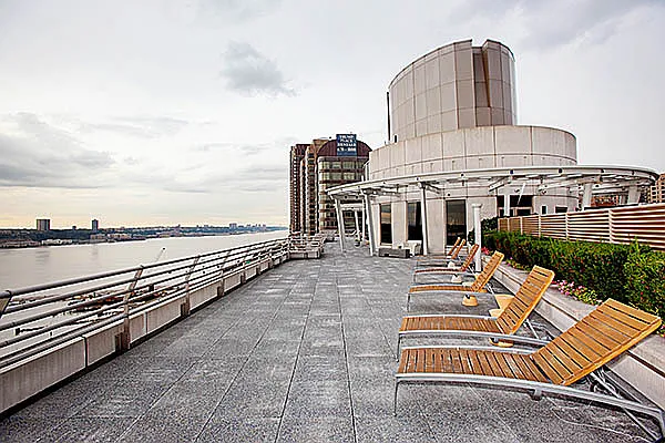 Rented by BLU Real Estate | media 9