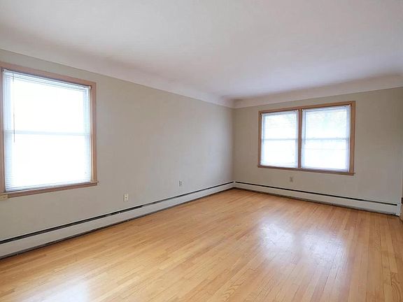 3rd image of 1680 Randolph Ave #1