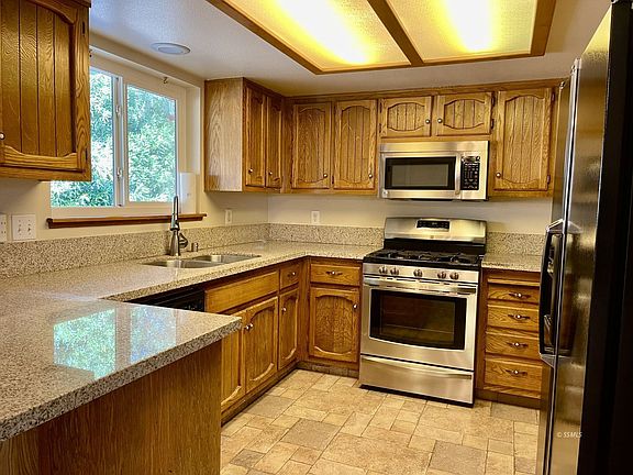 5th image of 624 Sherwood Ct