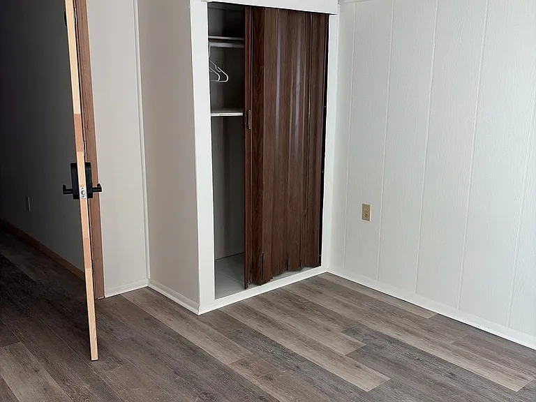 6532 N Drumheller St #6 — Photo 4