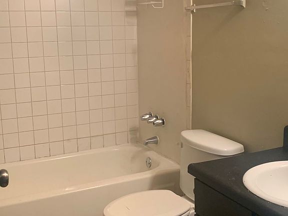 3rd image of 9640 Diamond Dr #B22