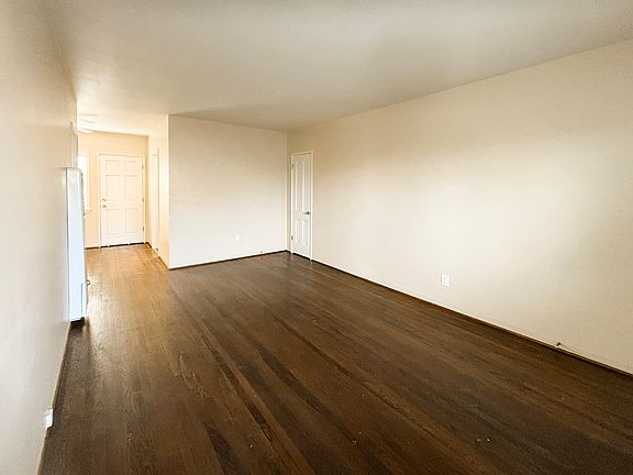 5th image of 3145 Meade Ave #3145