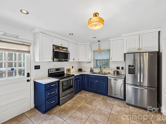 4th image of 1830 Northbrook Dr