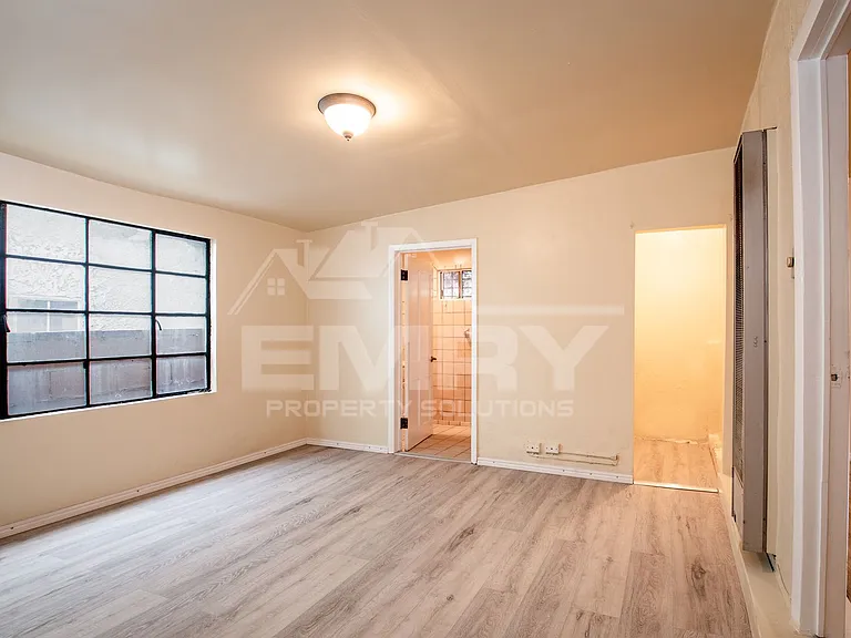 1125 S Evergreen Ave — Photo 6