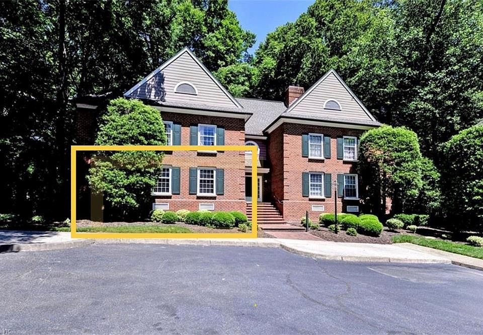 1st image of 208 Woodmere Dr Unit B