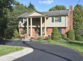 2625 Fairgreen Dr, Pittsburgh, PA 15241