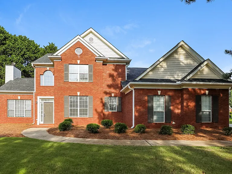 100 Brookcrest Ct — Photo 1