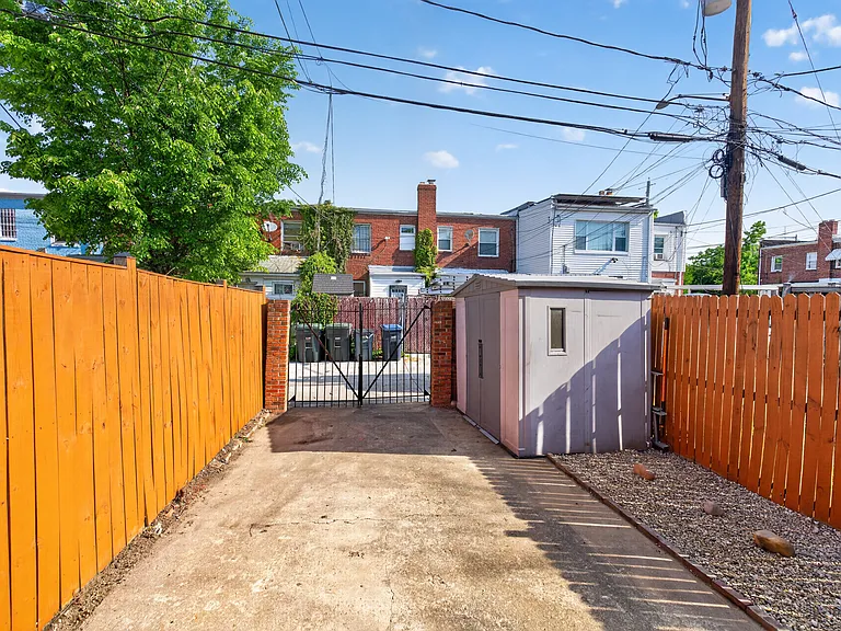3344 Clay Pl NE — Photo 18