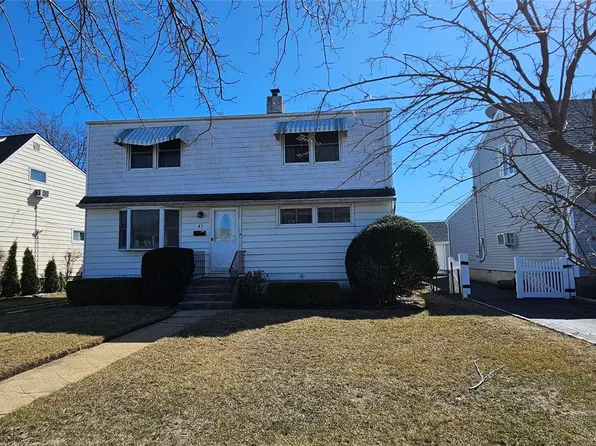 43 Tyler Street, Freeport, NY 11520