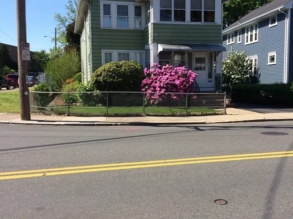 49 Webster St, Medford, MA 02155