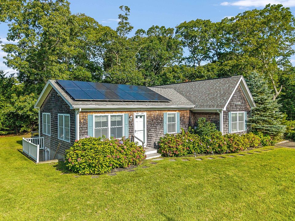1st image of 4 Periwinkle Ln