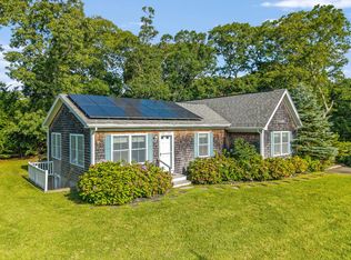 4 Periwinkle Ln, Oak Bluffs, MA 02557