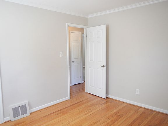 5th image of 2306 E Lincoln Ave