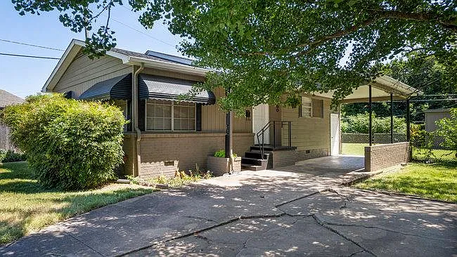 1 bed, 883 sqft, $1,195 — Photo 1