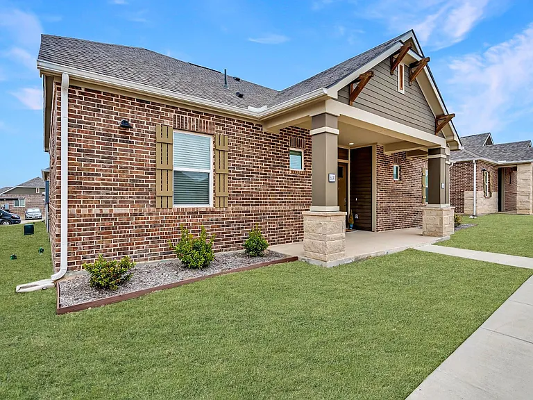 VLux Stoneridge — Photo 18