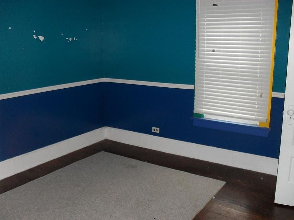 2nd image of 207 Cornell Ave