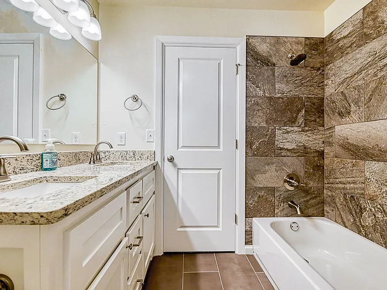 3100 Pebble Pond Dr — Photo 42