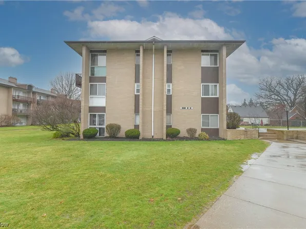 10416 N Church Dr APT 317, Parma Heights, OH 44130