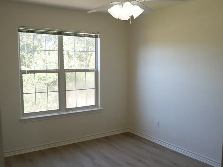 503 Gateway Pkwy #5 — Photo 15