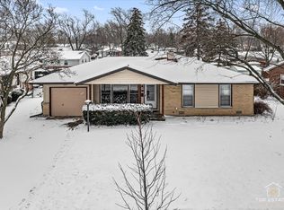 369 Bianco Dr, Elk Grove Village, IL