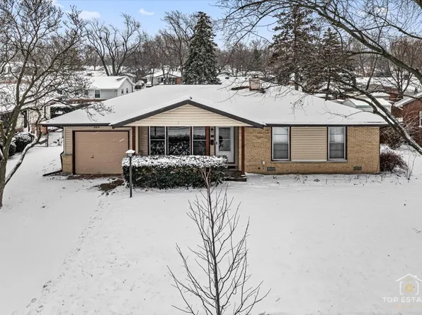 369 Bianco Dr, Elk Grove Village, IL 60007