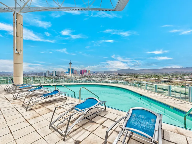 Rooftop Pool - Strip Views