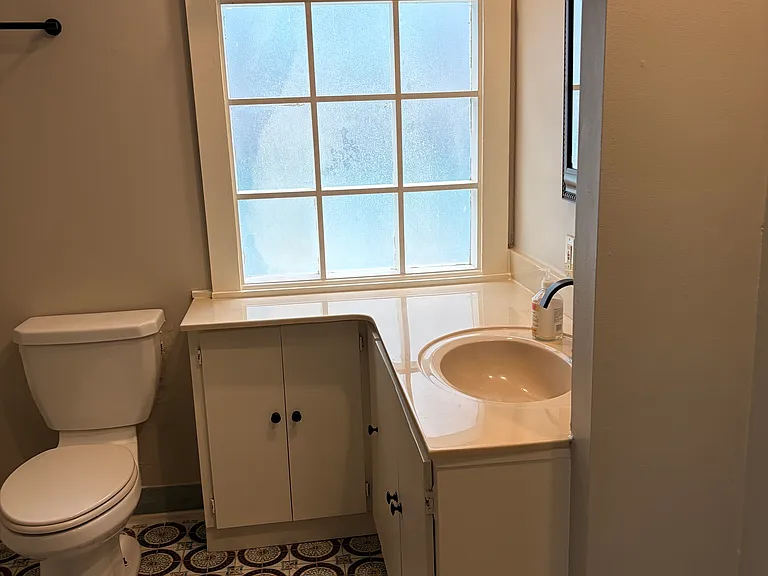 420 Tusculum Ave #2 — Photo 13