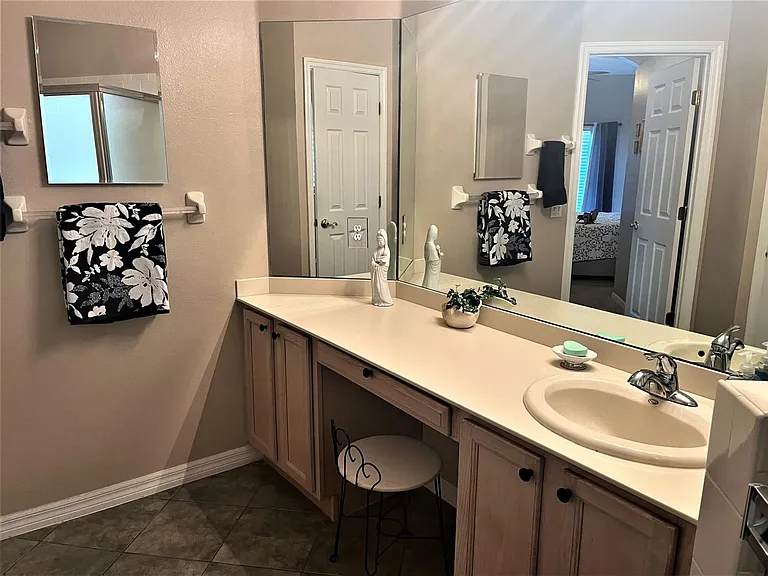 289 Falling Water Dr — Photo 33