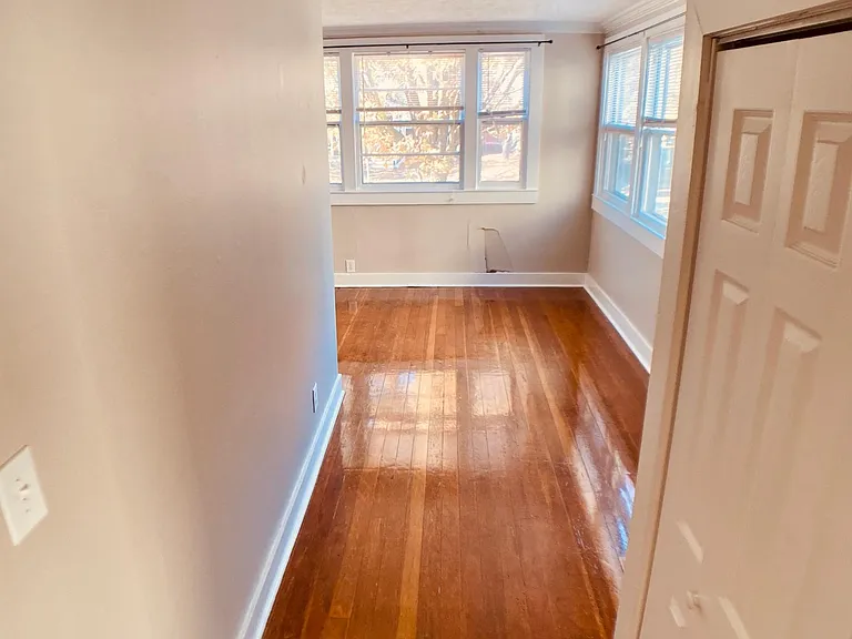 224 Charles Ave SE #B — Photo 6