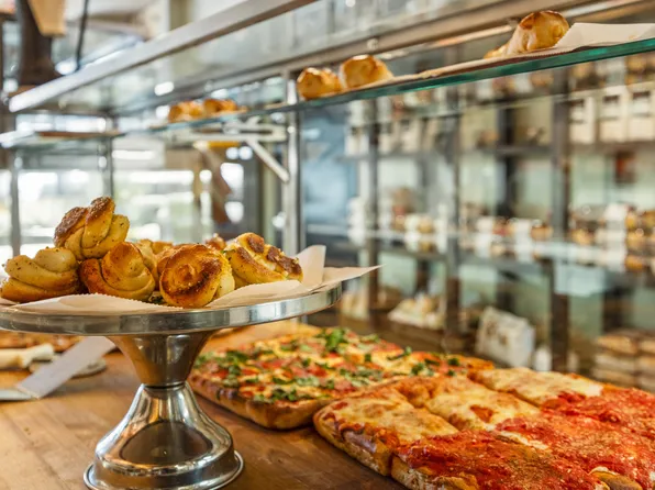 192 Union Street image 4 of 36