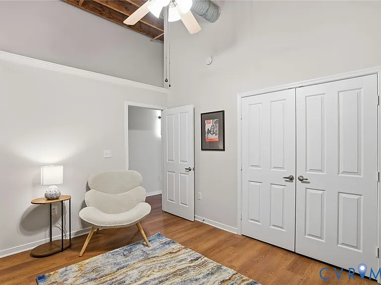 1716 Summit Ave #14 — Photo 12
