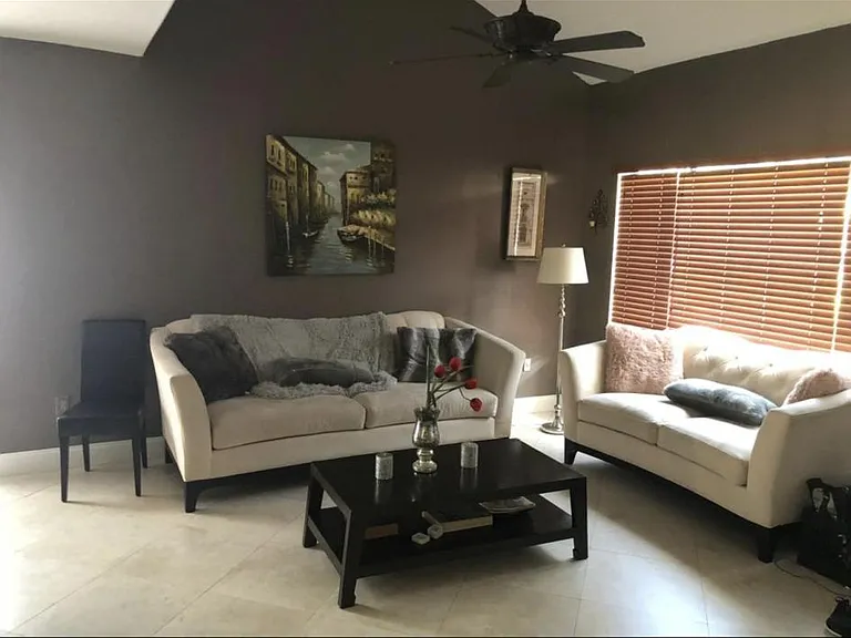 9807 SW 147th Ct — Photo 5