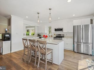 9001 Golden Sunset Ln, Springfield, VA 22153