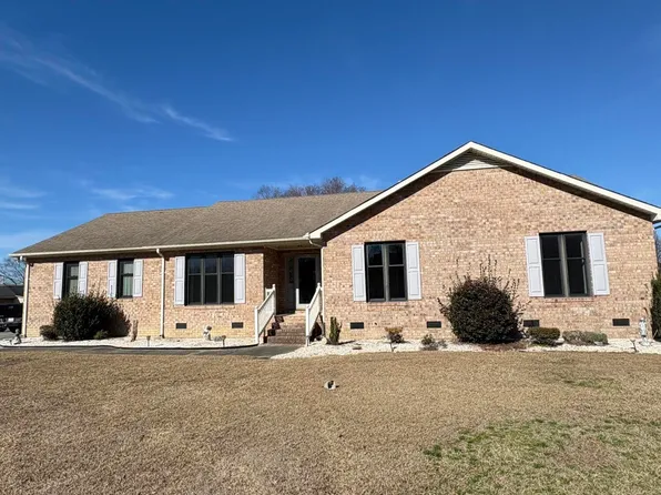 692 Davenport Farm Road, Winterville, NC 28590