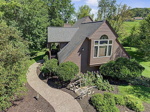 3rd image of 14 Vermillion Ln