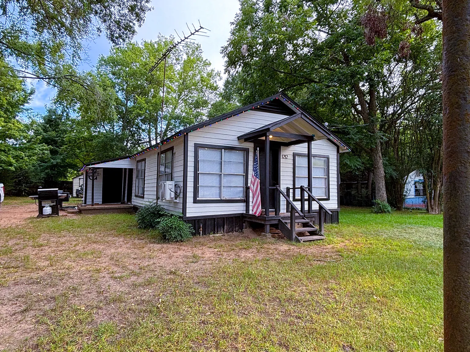 2 bed, 760 sqft, $1,500 — Photo 1