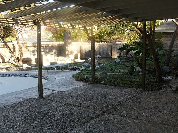 4th image of 7846 Martin Wood Ln