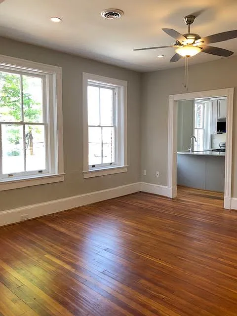 3 bed, 1600 sqft, $2,550 — Photo 2
