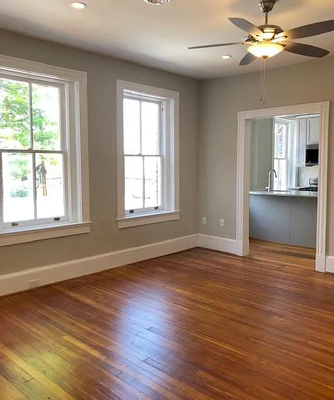 810 N Robinson St — Photo 2