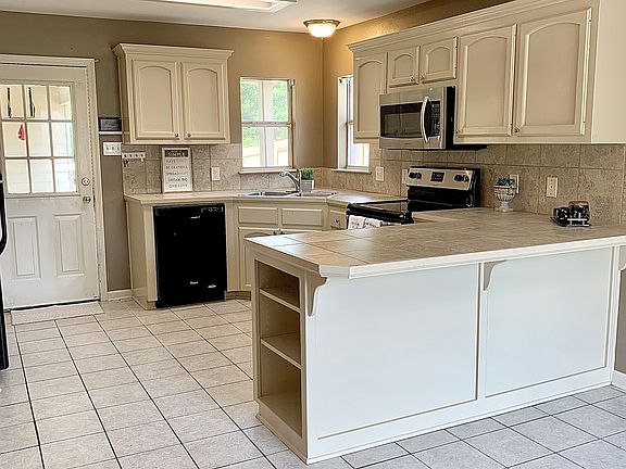 2nd image of 37530 Parkbrook Dr