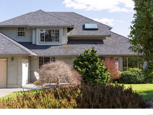 5047 Benton Ct, Saanich, BC V8Y 2Z5