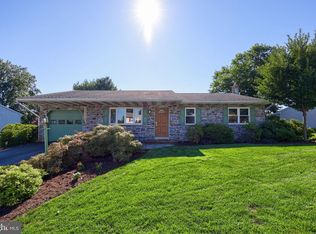 207 Brookline Rd, Lancaster, PA