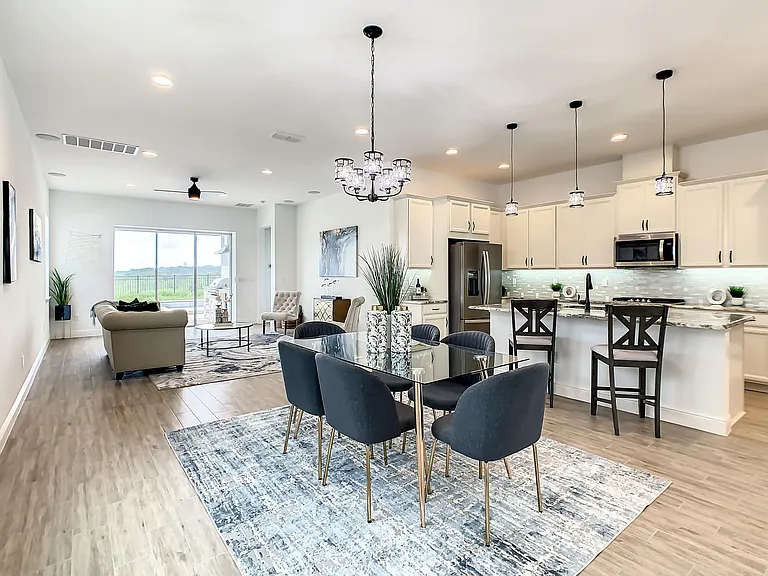 15707 Vetta Dr — Photo 10