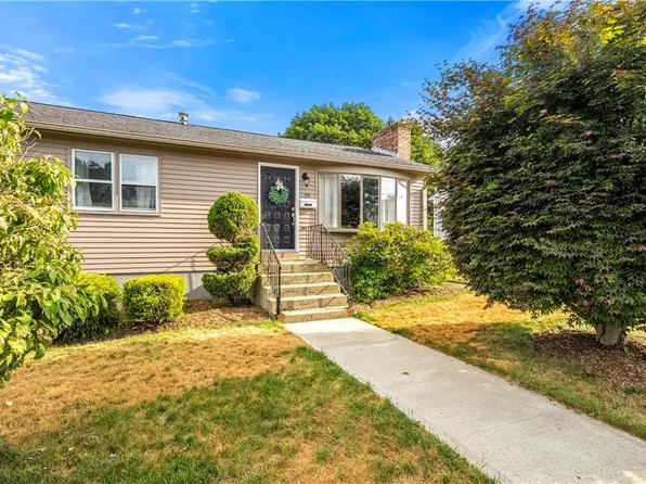 59 Columbus Ave, North Providence, RI 02911