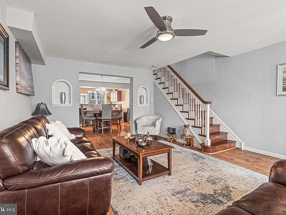 4th image of 1750 E Mayland St