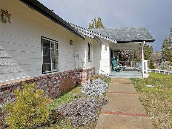 3rd image of 215 Humbug Rd