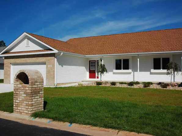 272 Windemere Pl, West Branch, MI 48661