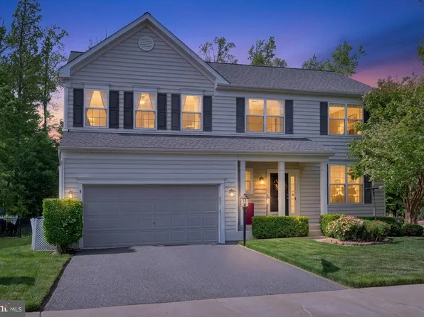 70 Colemans Mill Dr, Fredericksburg, VA 22405