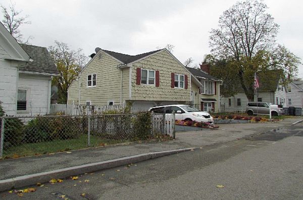 2nd image of 111 S Walnut St