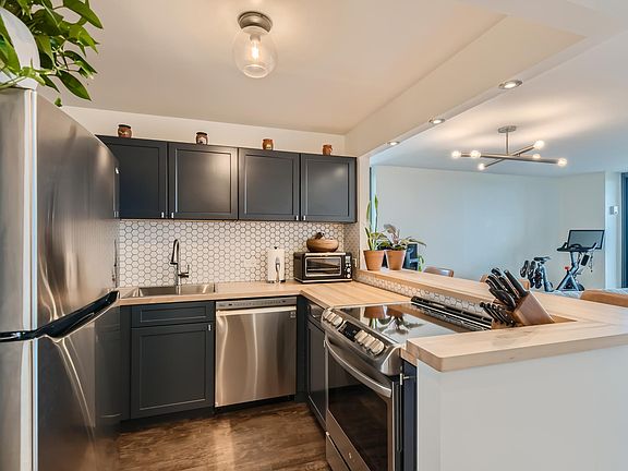 3rd image of 3660 N Lake Shore Dr APT 2710